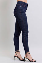 Load image into Gallery viewer, Judy Blue Heart Shaped Back Pockets Skinny Jeans
