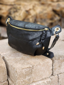 PU Leather Chain Strap Crossbody Bag (black or white)