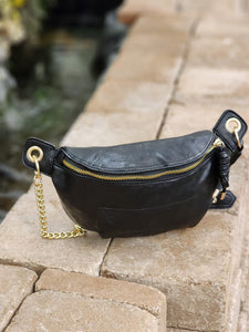 PU Leather Chain Strap Crossbody Bag (black or white)