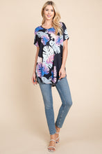 Load image into Gallery viewer, Printed Round Neck Short Sleeve Top
