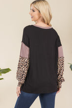 Load image into Gallery viewer, Leopard Color Block Exposed Seam Top
