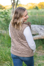 Load image into Gallery viewer, Corduroy Vest - Mocha
