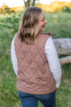 Load image into Gallery viewer, Corduroy Vest - Chestnut
