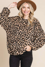 Load image into Gallery viewer, Leopard Faux Fur Round Neck Top
