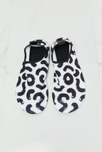 Load image into Gallery viewer, On The Shore Water Shoes in White
