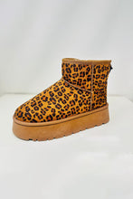 Load image into Gallery viewer, Thermal Furry Leopard Platform Booties in Leopard
