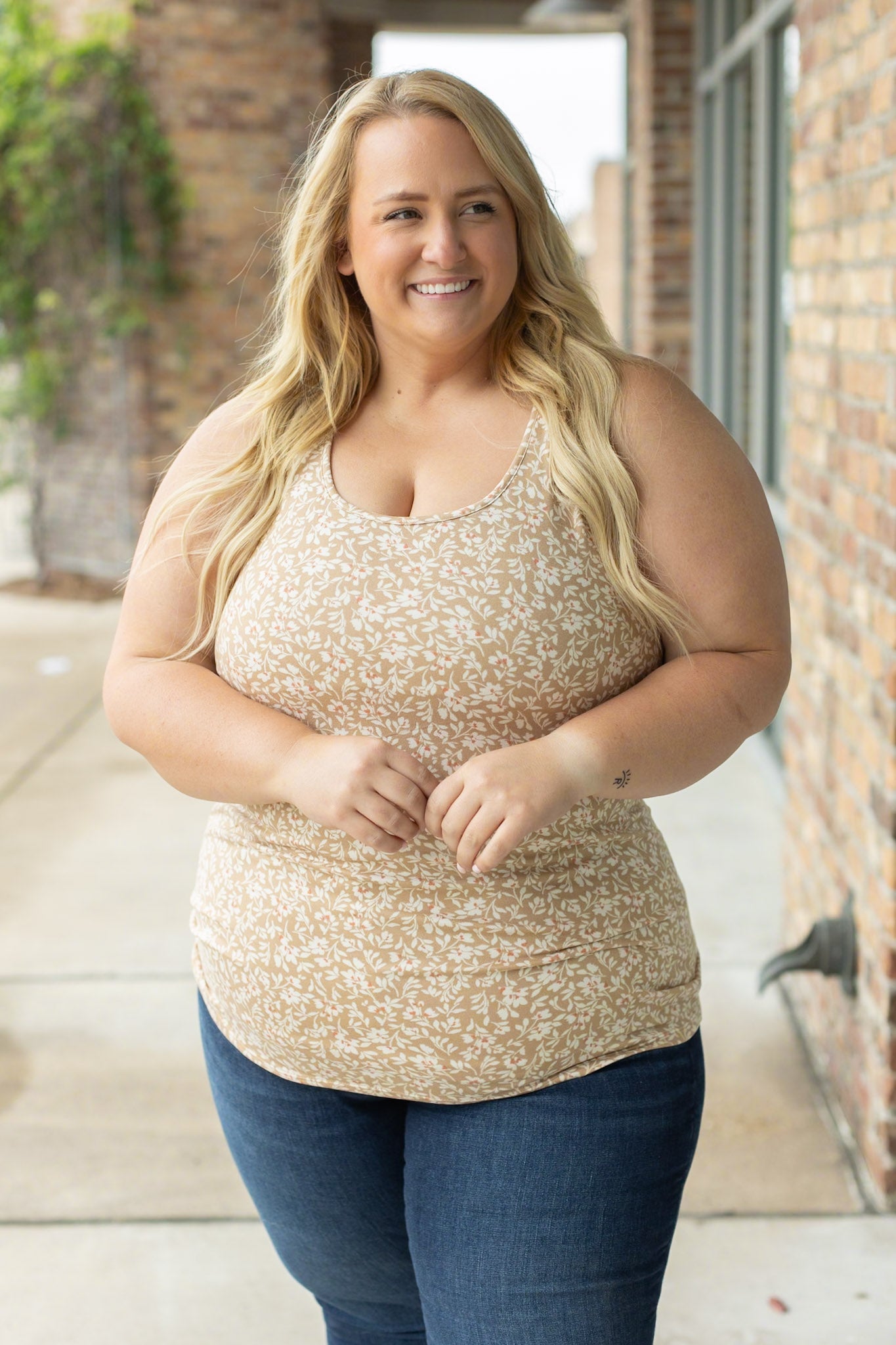 Luxe Crew Tank Top - Tan Floral