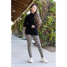 Load image into Gallery viewer, The Bianca - Leopard Bats Leggings - Luxe Leggings by Julia Rose®
