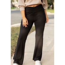 Load image into Gallery viewer, The Liz - Crossover 30&quot;  Bootcut Leggings with Pockets - Luxe by Julia Rose®
