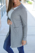 Load image into Gallery viewer, Classic Cardigan - Light Grey
