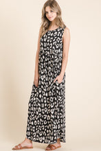 Load image into Gallery viewer, Leopard Maxi Dress with Pockets
