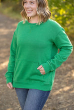 Load image into Gallery viewer, Vintage Wash Pocket Pullover - Green
