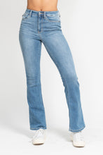 Load image into Gallery viewer, Judy Blue Medium Wash High Rise Bootcut Jeans
