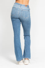 Load image into Gallery viewer, Judy Blue Medium Wash High Rise Bootcut Jeans
