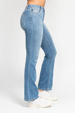 Load image into Gallery viewer, Judy Blue Medium Wash High Rise Bootcut Jeans
