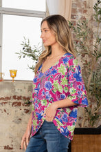 Load image into Gallery viewer, V-Neck Floral Half Sleeve Top
