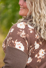 Load image into Gallery viewer, Ramona Ribbed Floral Zip Up Top - Brown
