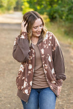 Load image into Gallery viewer, Ramona Ribbed Floral Zip Up Top - Brown
