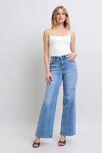 Load image into Gallery viewer, Judy Blue Wide Leg Jeans with Pockets
