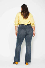Load image into Gallery viewer, JUDY BLUE Button Fly Hem Destroy Straight Jeans
