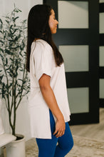 Load image into Gallery viewer, Basic Layering Relaxed V-Neck Tee
