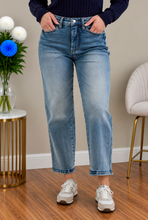 Load image into Gallery viewer, JUDY BLUE Casual Confidence Straight Leg Cropped Jeans
