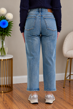 Load image into Gallery viewer, JUDY BLUE Casual Confidence Straight Leg Cropped Jeans
