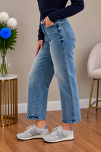 Load image into Gallery viewer, JUDY BLUE Casual Confidence Straight Leg Cropped Jeans
