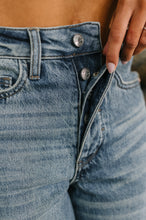 Load image into Gallery viewer, JUDY BLUE Ciera High Waist Rigid Magic Wihelmina Baggy Jeans
