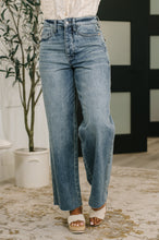 Load image into Gallery viewer, JUDY BLUE Ciera High Waist Rigid Magic Wihelmina Baggy Jeans
