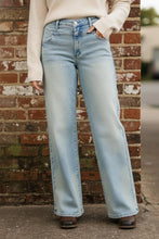 Load image into Gallery viewer, JUDY BLUE High Waist Column Straight Jeans
