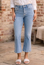 Load image into Gallery viewer, JUDY BLUE Metallic Seam Mid Rise Flare Jeans
