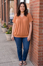 Load image into Gallery viewer, Everyday Shirring V-Neck
