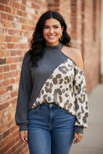 Load image into Gallery viewer, Untamed Ambition Color Block Sweatshirt
