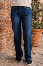 Load image into Gallery viewer, JUDY BLUE True Fit Straight Jeans

