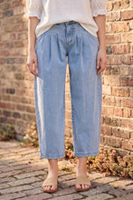 Load image into Gallery viewer, RISEN Slouchy Crop Barrel Pleated Jeans
