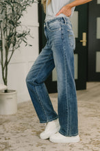 Load image into Gallery viewer, JUDY BLUE Holly Mid Rise Straight Jeans
