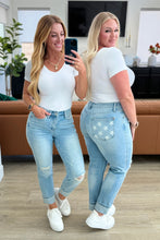 Load image into Gallery viewer, JUDY BLUE Sam Mid Rise Star Pocket Boyfriend Jeans
