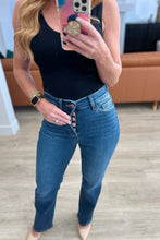 Load image into Gallery viewer, JUDY BLUE Pippa High Rise Button Fly Dad Jeans
