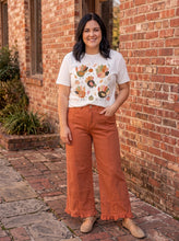 Load image into Gallery viewer, Darling Details Wide-Leg Jeans (multiple color options)

