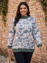 Load image into Gallery viewer, Wild Side Oversized Sweatshirt (multiple color options)
