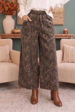 Load image into Gallery viewer, Wild Side Wide Leg Leopard Cargo Pants
