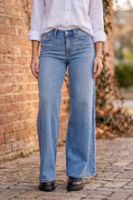 Load image into Gallery viewer, JUDY BLUE Mid Rise Retro Wide Leg Jeans
