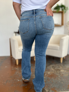 Judy Blue Mid-Rise Waist Straight Jeans