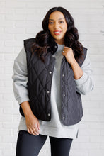 Load image into Gallery viewer, Weekend Ready Snap Button Quilted Puffer Vest in Black
