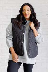 Weekend Ready Snap Button Quilted Puffer Vest in Black