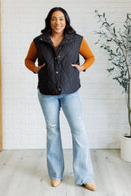 Load image into Gallery viewer, Weekend Ready Snap Button Quilted Puffer Vest in Black
