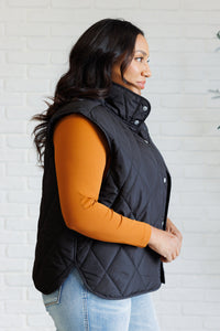 Weekend Ready Snap Button Quilted Puffer Vest in Black