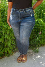 Load image into Gallery viewer, JUDY BLUE Lily Hi-Waisted Tummy Control Jeans
