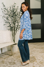 Load image into Gallery viewer, Lizzy Cardigan in Blue and White Floral
